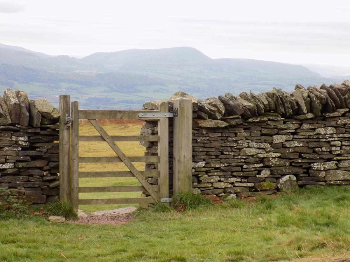 The Farmers Arms, Cwmdu 랜위딘 외부 사진