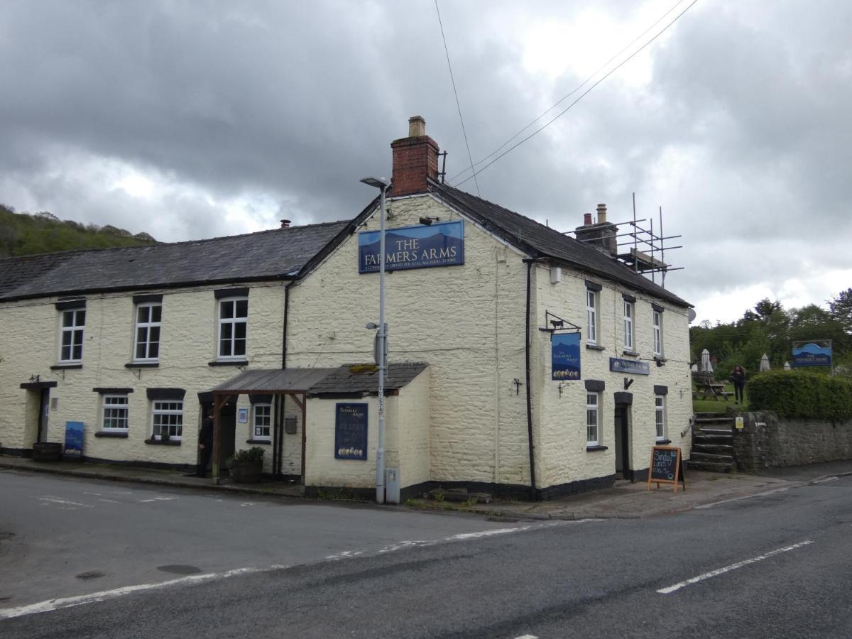 The Farmers Arms, Cwmdu 랜위딘 외부 사진