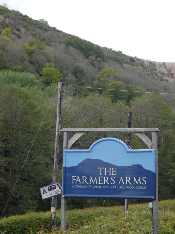 The Farmers Arms, Cwmdu 랜위딘 외부 사진
